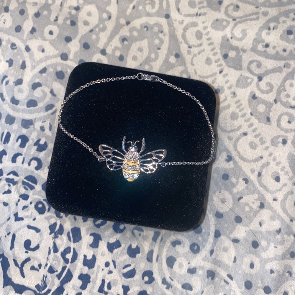 Twila True Whoopi Bee Bracelet - Picture 2 of 2